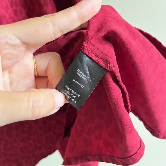 Torrid Burgundy Animal Print Blouse Chablis Button-Front Top Plus Size 5 5X - Picture 7 of 9